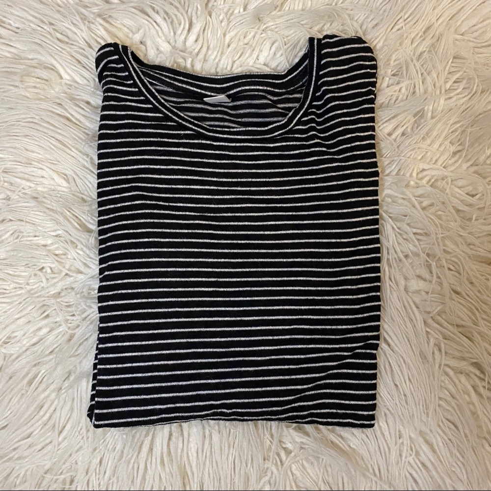 old navy long sleeve shirt